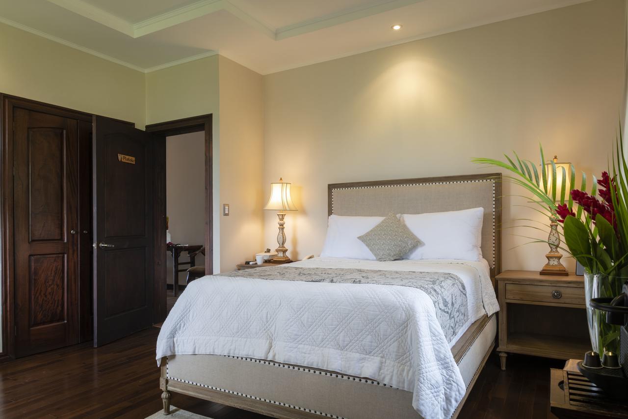 Hotel Boutique Villa Toscana อเตนาส ภายนอก รูปภาพ