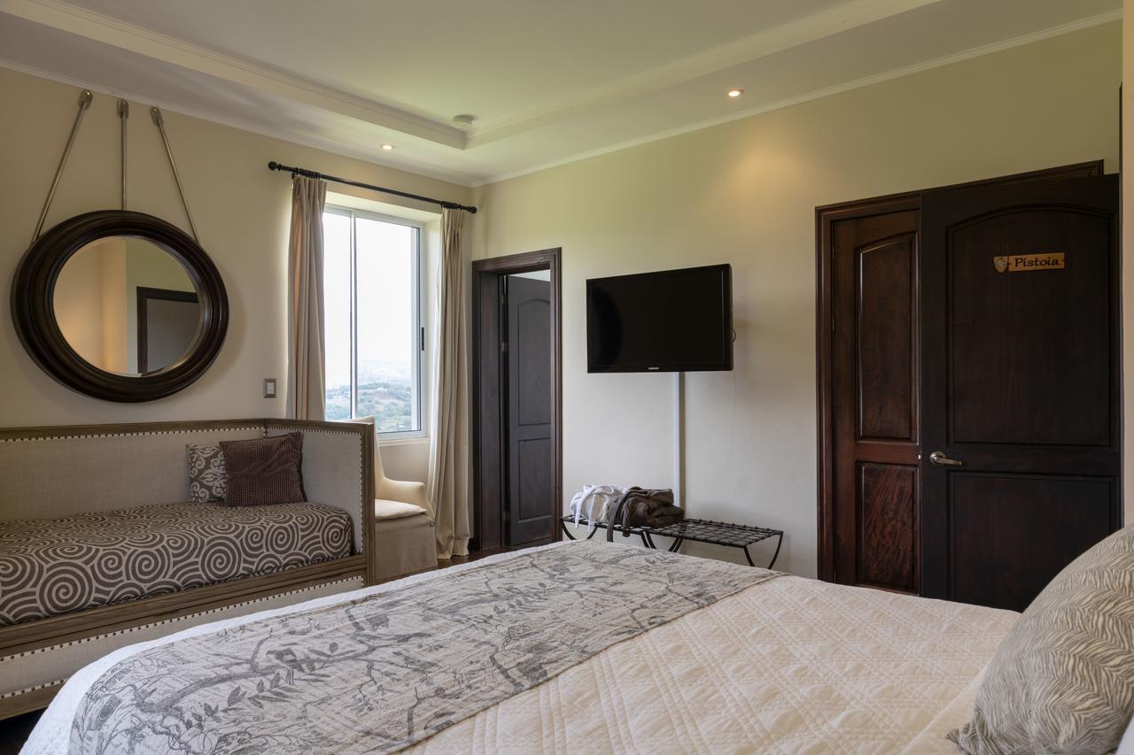 Hotel Boutique Villa Toscana อเตนาส ภายนอก รูปภาพ